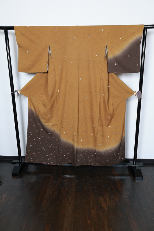 Houmongi kimono Stylish mustard yellow Pre-owned/R451
