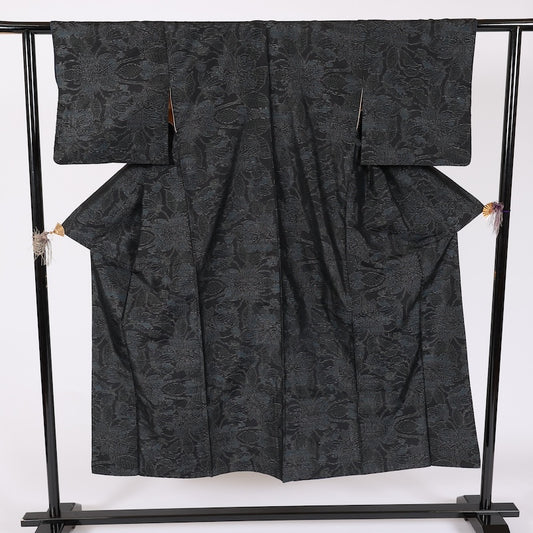 Japanese kimono used <Tsumugi> Ssize silk 100% /D001