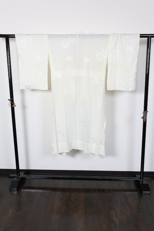 Nagajuban (long under-kimono) white flower pre-owned /R582