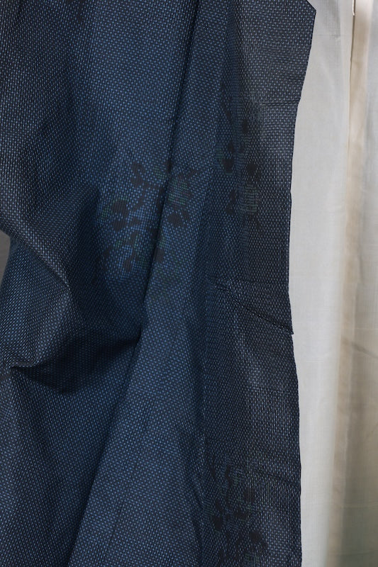 Japanese kimono used <Tsumugi> Ssize silk 100% /T119