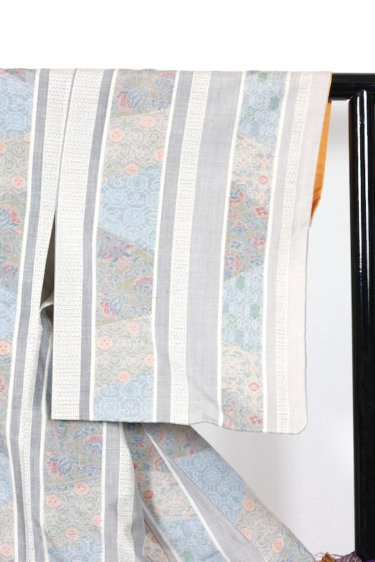 Japanese kimono used <Tsumugi> Ssize silk 100% /T122