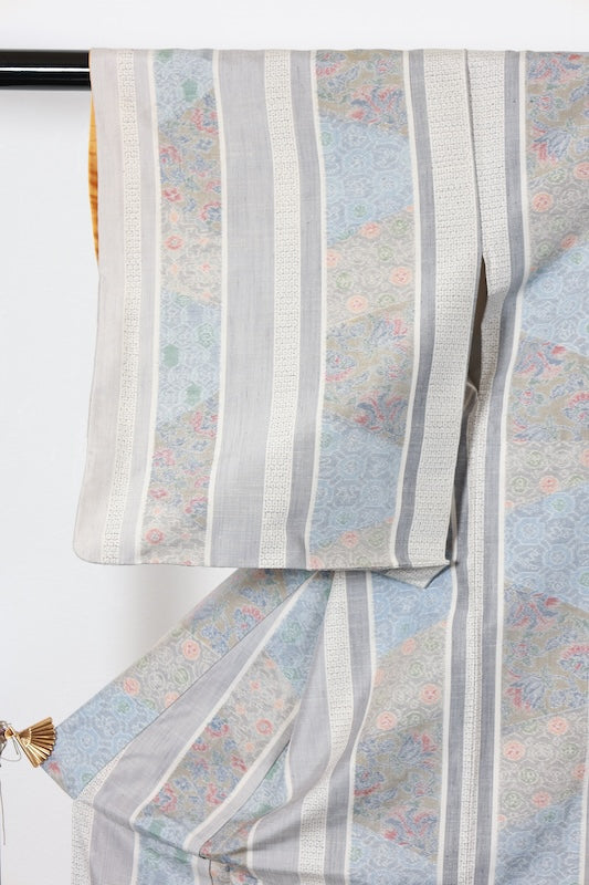 Japanese kimono used <Tsumugi> Ssize silk 100% /T122