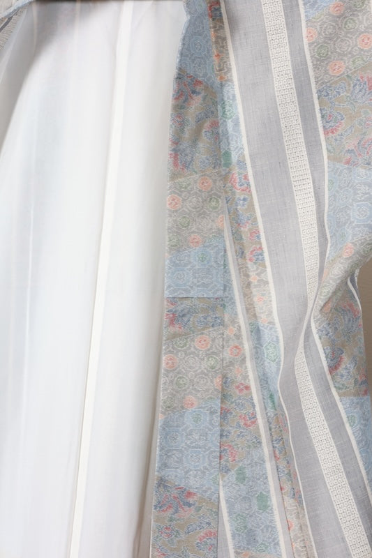 Japanese kimono used <Tsumugi> Ssize silk 100% /T122