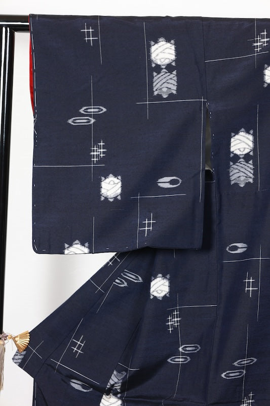 Japanese kimono used <Tsumugi> Lsize silk 100% /T180