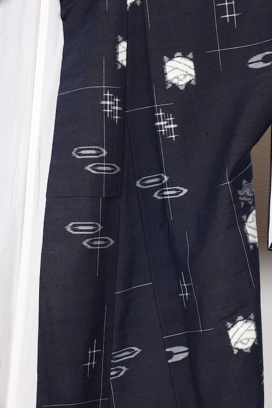 Japanese kimono used <Tsumugi> Lsize silk 100% /T180