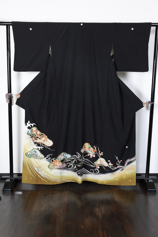 Kurotomesode kimono gold green pre-owned /AZ174