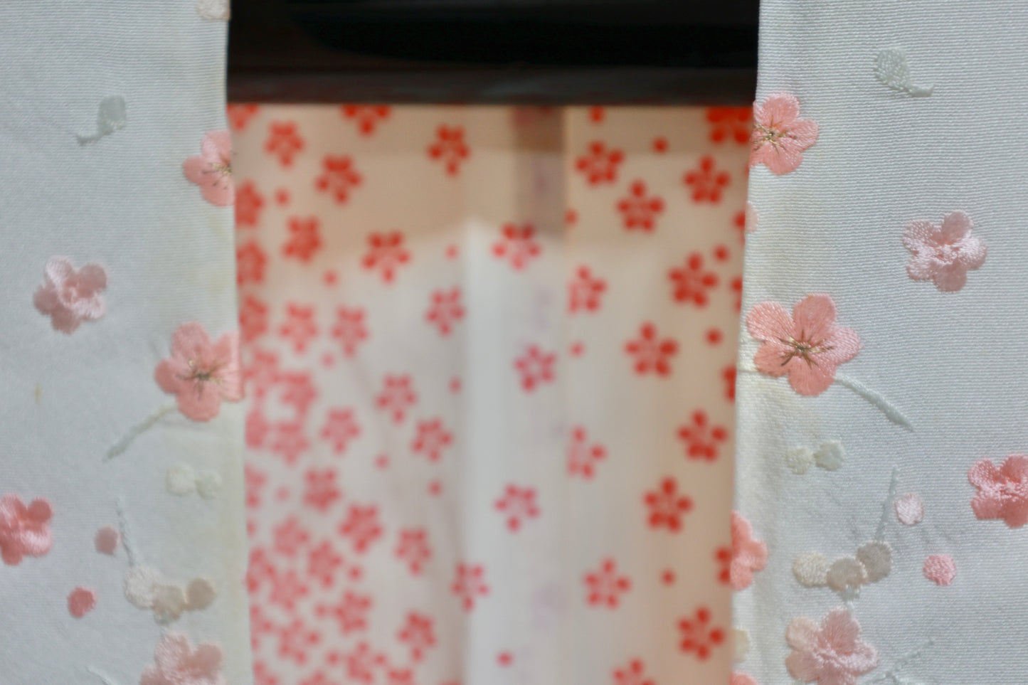Nagajuban (long under-kimono) white red pre-owned /AZ50