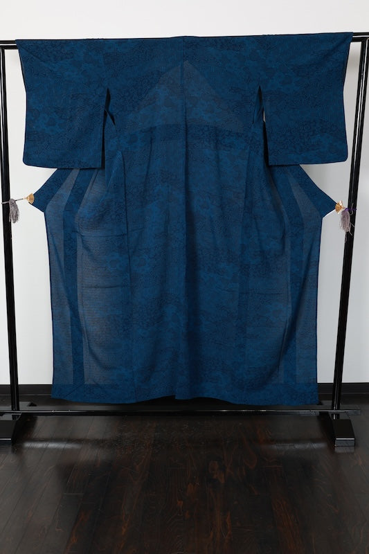 Summer Edo Komon used (small patterned kimono fabric), Ro-chirimen (crepe silk), shades of indigo, sarasa (printed pattern), L178
