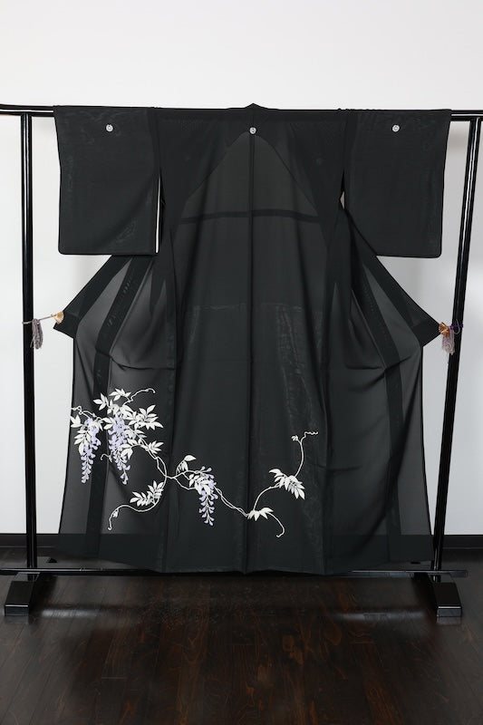 Summer Black Formal Kimono used(Ro-style) - Black, Purple, White, Gray - Wisteria - Five crests, dangling roses and wisteria with diamond-shaped flowers - Hand-painted Kyoto Yuzen dyeing - L181
