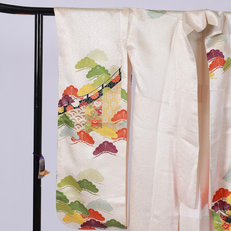 Long-sleeved kimono (Furisode) /B58
