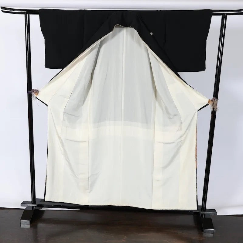 Japanese kimono used <Kurotomesode> M-size silk 100% /B715