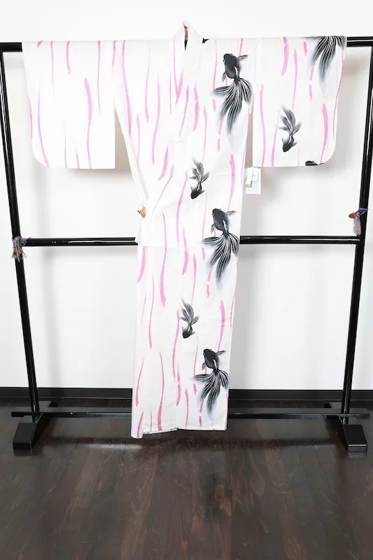 Brand-new Yukata – Asymmetrical Split-Panel Design (Off-white, Black, Gray, Purple-Pink) – Goldfish Motif