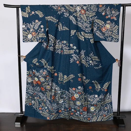 Visiting kimono used, Tsujigahana pattern, indigo, blue-gray, green, brown, gold, silver threads, K114