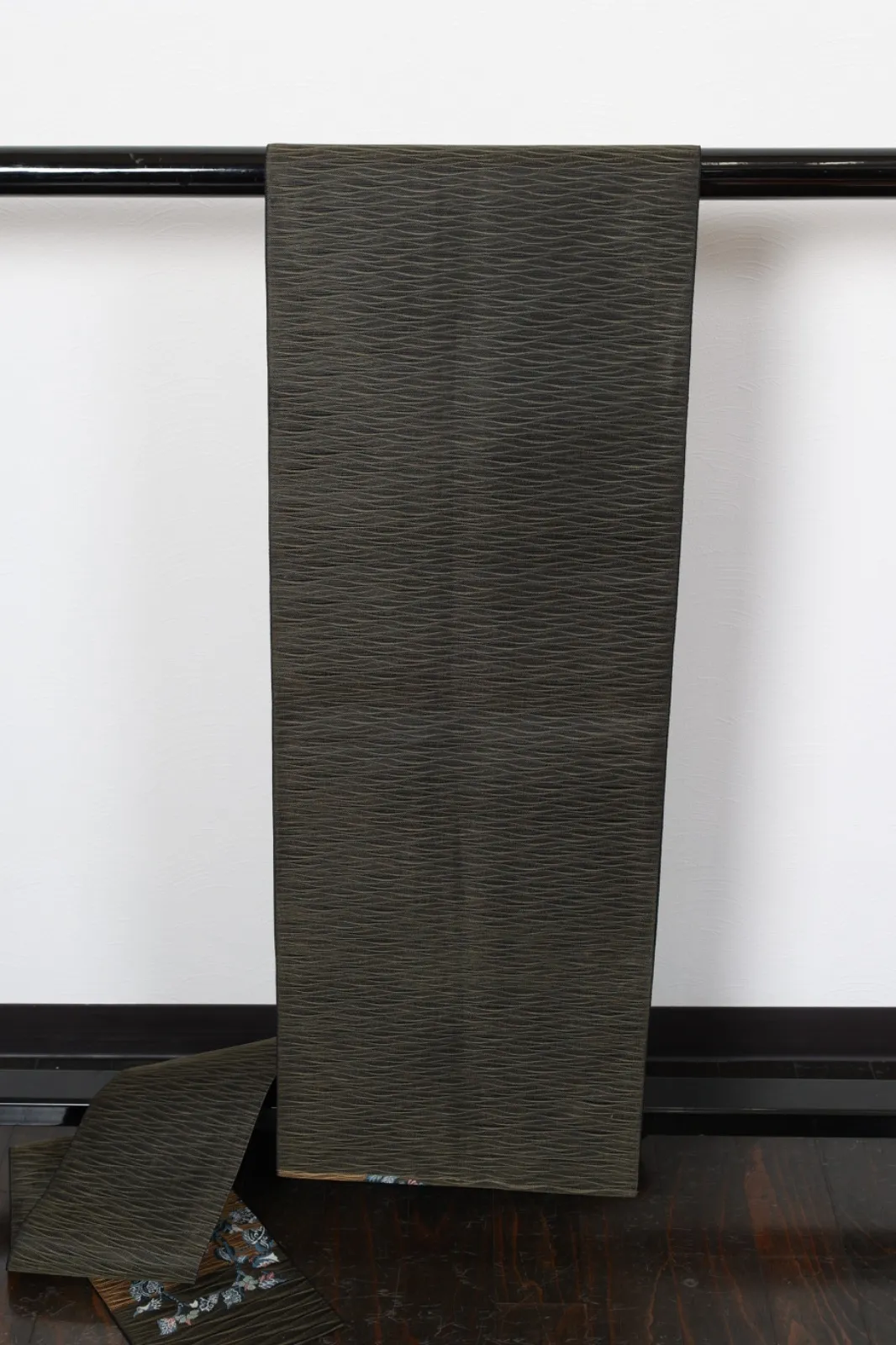 Nagoya Obi(used sash) – Moss Green, Indigo, White, Coral Pink – Ivy Pattern (R110)