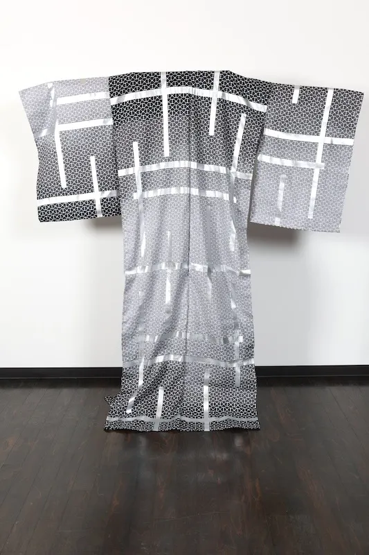 Brand-new Yukata Fabric Bolt – Kondaya Genbei – White, Shades of Gray, Silver Sa25