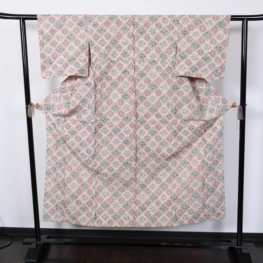Japan used kimono fabric, beige, pink, gray, black, floral pattern, T28