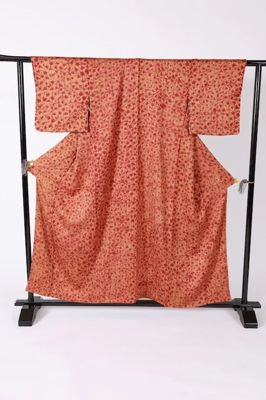 Komon (kimono), brand new, unused, in reddish-brown and mustard yellow, with a hat-shaped tie-dye pattern, B1385