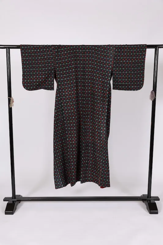 Japan used kimono fabric, black, red, gray, G96