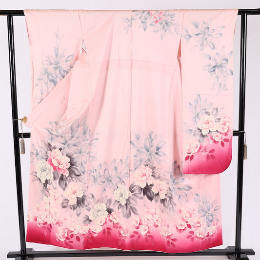 Vintage Japanese kimono (Furisode) M-size 100% silk / 529