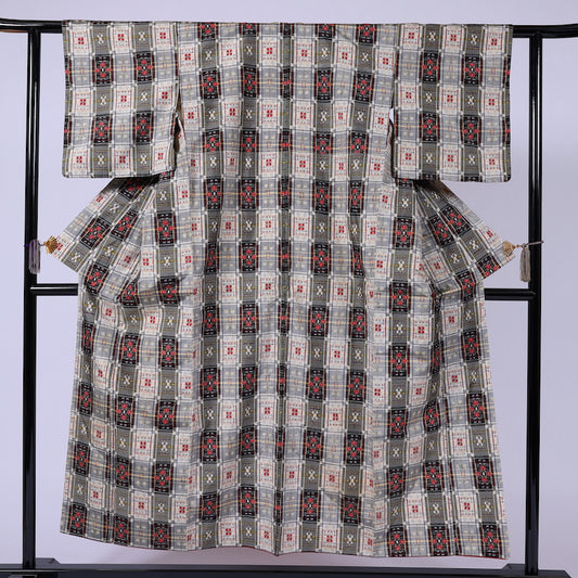 Japanese kimono (Tsumugi) M-size 100% silk / 907