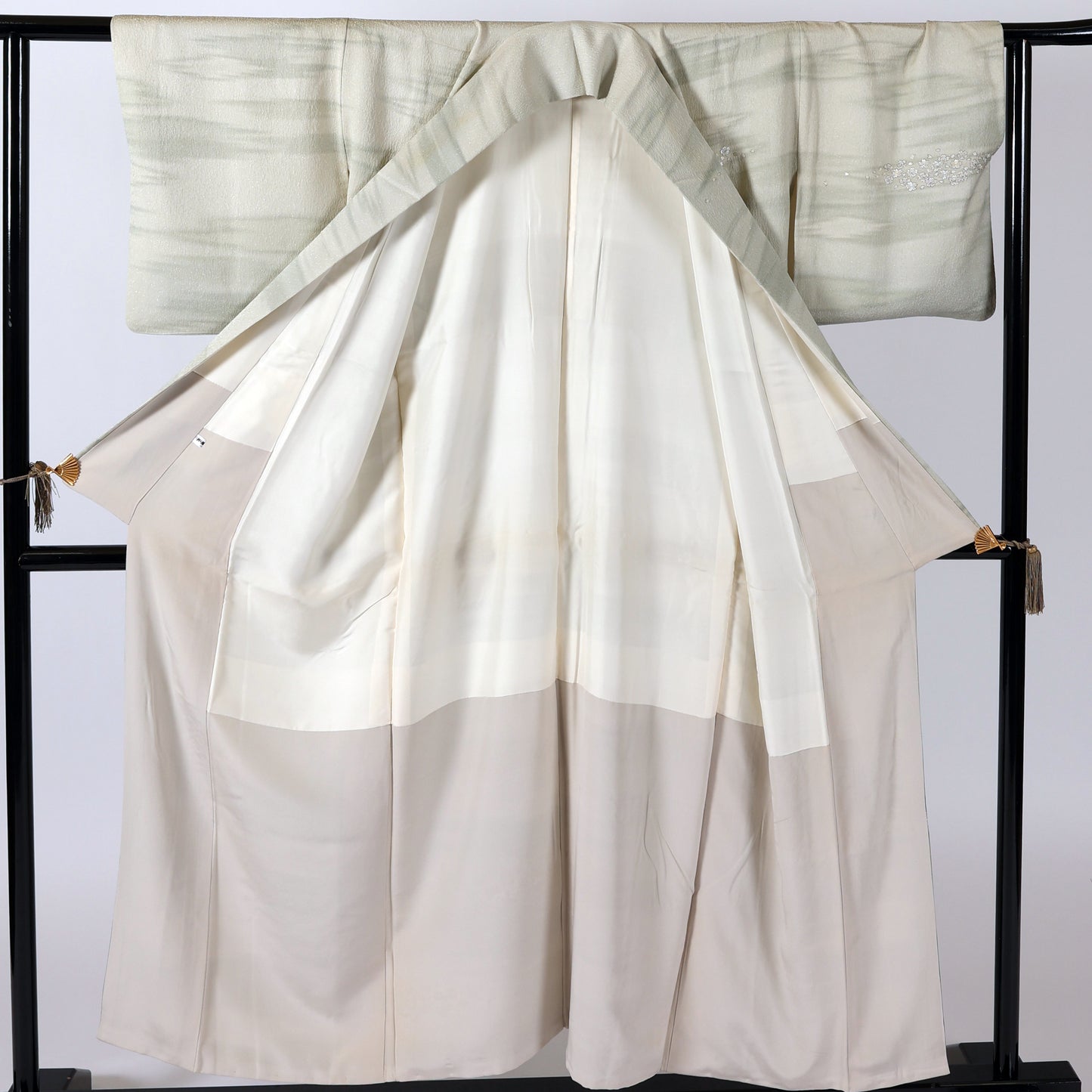 Japanese kimono (Houmongi) M-size 100% silk / 302