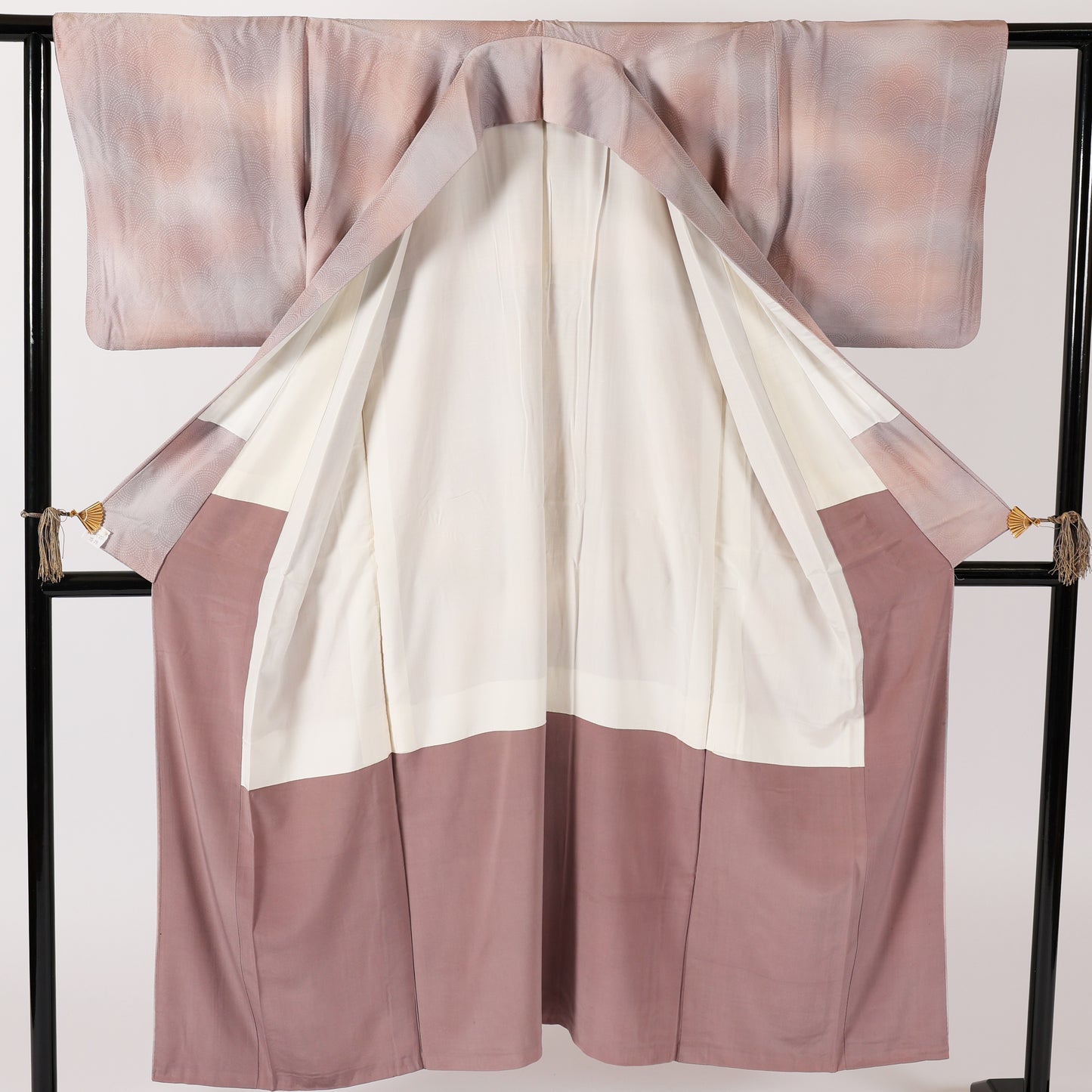 Japanese kimono (Iromuzi) S-size 100% silk / 297