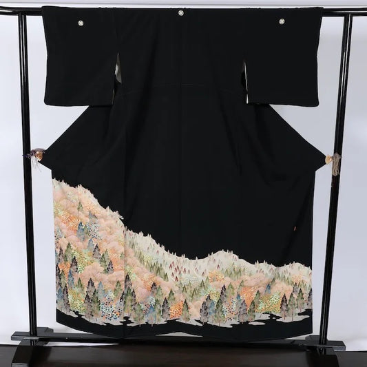 Japanese kimono used <Kurotomesode> M-size  silk 100% /B715