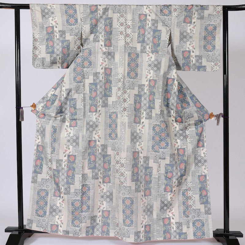 Japanese kimono  (Tsumugi) S-size 100% silk  / B91