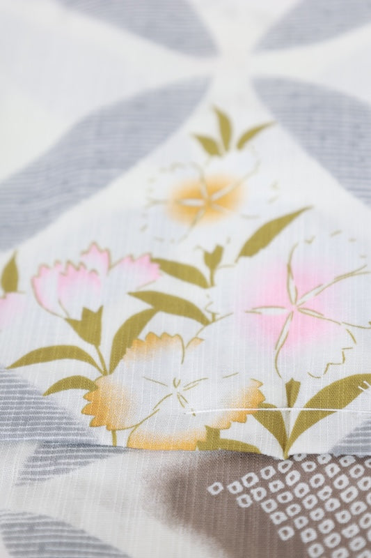 New yukata (summer kimono), white and gray, Shippo (seven treasures) pattern, floral design, Hikida (tie-dye) pattern, b18