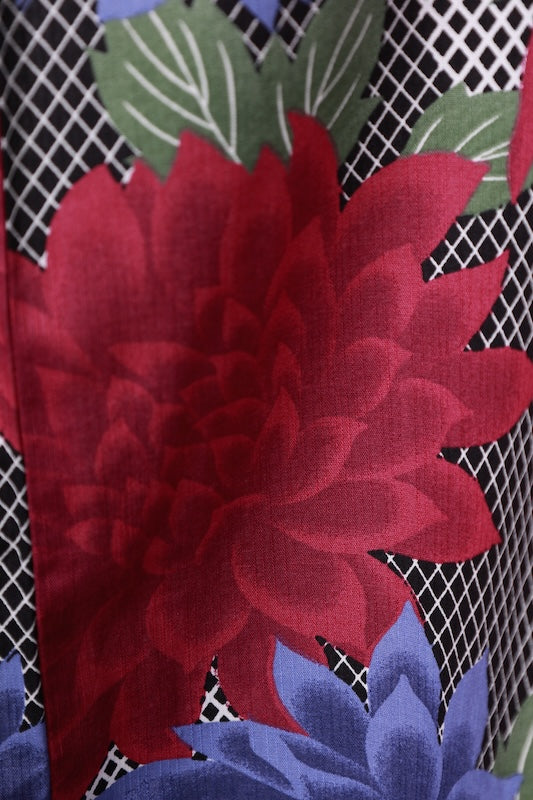New Yukata (Japanese summer kimono) - Features contrasting shoulder designs in black, white, green, wine color, and blue-purple. b6