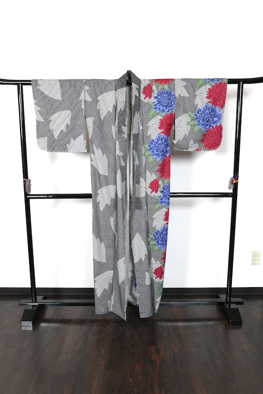 New Yukata (Japanese summer kimono) - Features contrasting shoulder designs in black, white, green, wine color, and blue-purple. b6