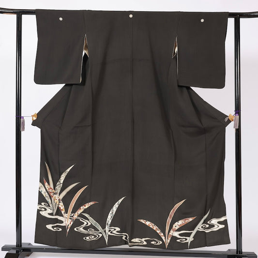 Japanese kimono  (Kurotomesode) M-size 100% silk  / B127
