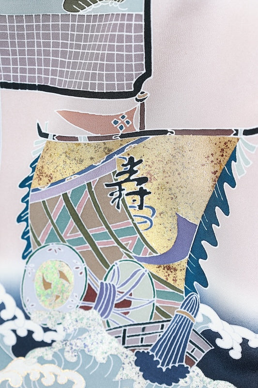 Boys' one-piece used kimono; gray, indigo, green, purple, gold, white, brown; hawk, auspicious motifs, five crests (circle with ivy); b67