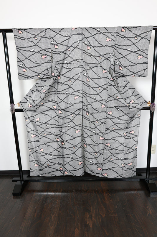 Summer Komon (used kimono fabric), Ro (black ), dyed with a dappled pattern, gray, black, pink, yellow, abstract design, R239