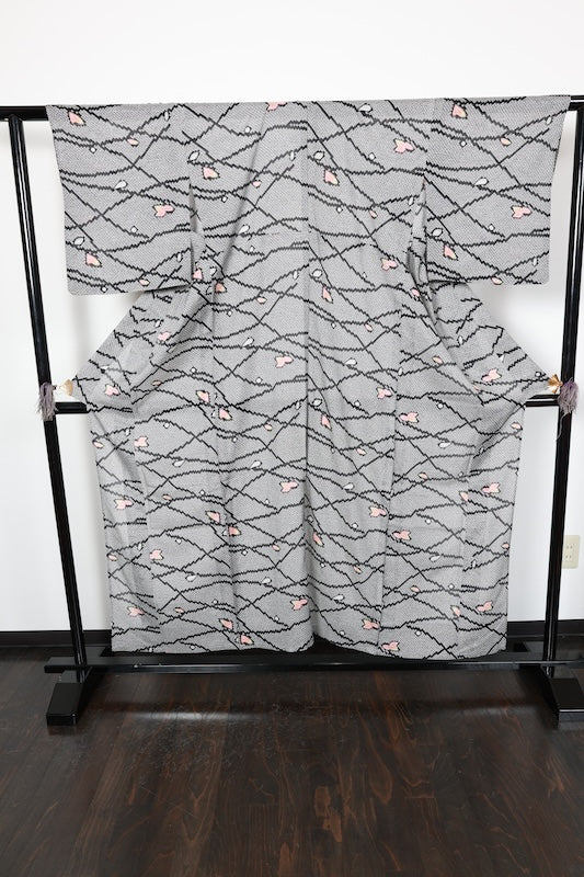 Summer Komon (used kimono fabric), Ro (black ), dyed with a dappled pattern, gray, black, pink, yellow, abstract design, R239