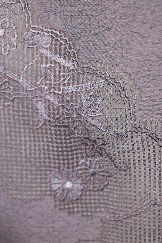 Tsukesage used kimono, wisteria purple, shades of gray, ro (gauze), with Tang flower and phoenix motifs, Shantou embroidery, R33