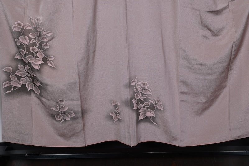 Tsukesage (used kimono), gray,  (a type of woven fabric), gold, oni-shibo crepe, floral pattern, hand-painted, R47