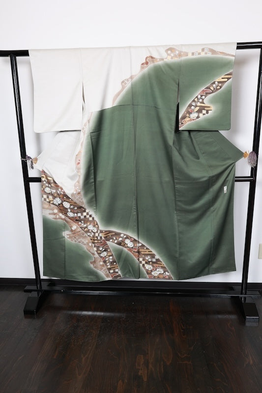 Japan used kimono, green, gray, brown, white, gold, ink, Tsujigahana pattern, hand-painted, by an artist, T80