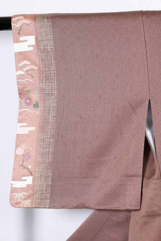 Japan kimono, brand new, unused. Features shades of brown, gold, green, purple, and white. Design includes pine trees, mist, flowers, and dewdrop grass. Hand-painted Kyoto Yuzen dyeing. (R70)