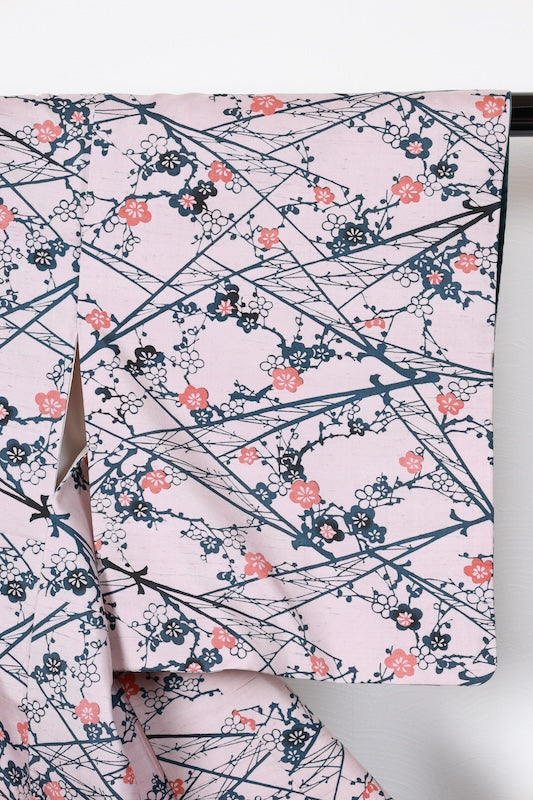 Ushikubi Tsumugi (used kimono)silk fabric, light purple, indigo, black, sesame red, plum blossom, hand-dyed, R95