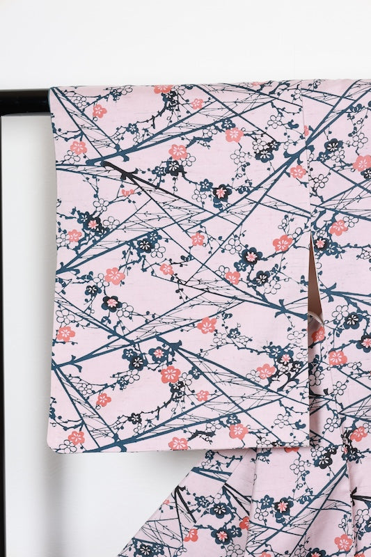 Ushikubi Tsumugi (used kimono)silk fabric, light purple, indigo, black, sesame red, plum blossom, hand-dyed, R95
