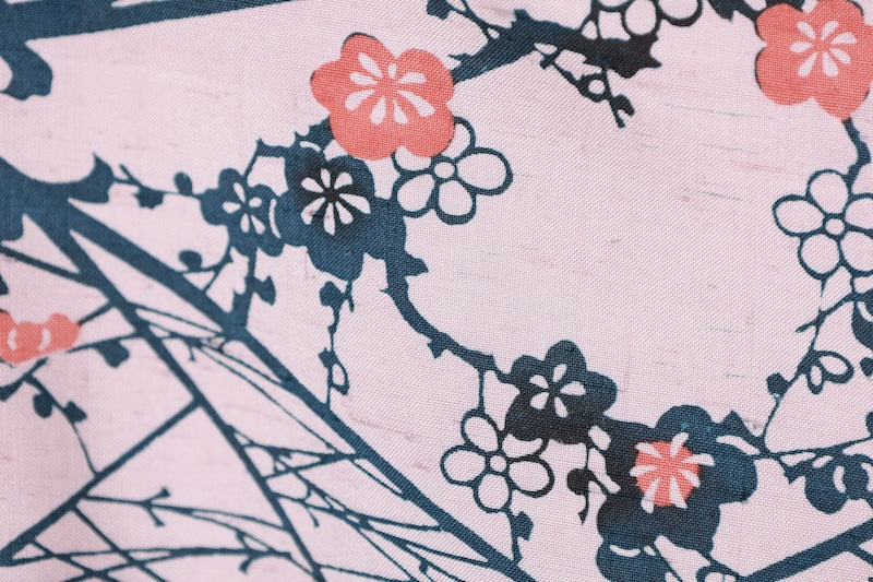 Ushikubi Tsumugi (used kimono)silk fabric, light purple, indigo, black, sesame red, plum blossom, hand-dyed, R95
