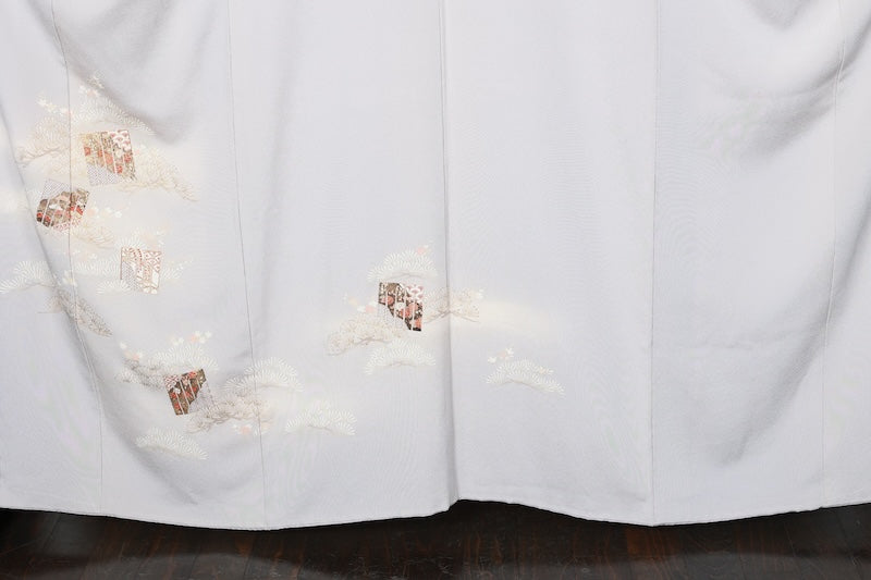 New, unused formal kimono (Houmongi), Kyoto Yuzen dyeing, gray, gold, purple, gray, coral red, pine, flowers, Genji incense pattern. R94