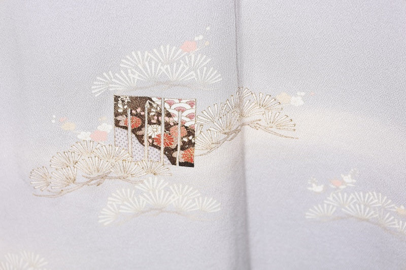 New, unused formal kimono (Houmongi), Kyoto Yuzen dyeing, gray, gold, purple, gray, coral red, pine, flowers, Genji incense pattern. R94