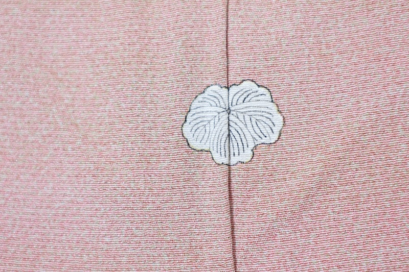 Japan New kimono fabric, beige, cherry blossom pink, gradation, stippling, single crest (ivy), R92