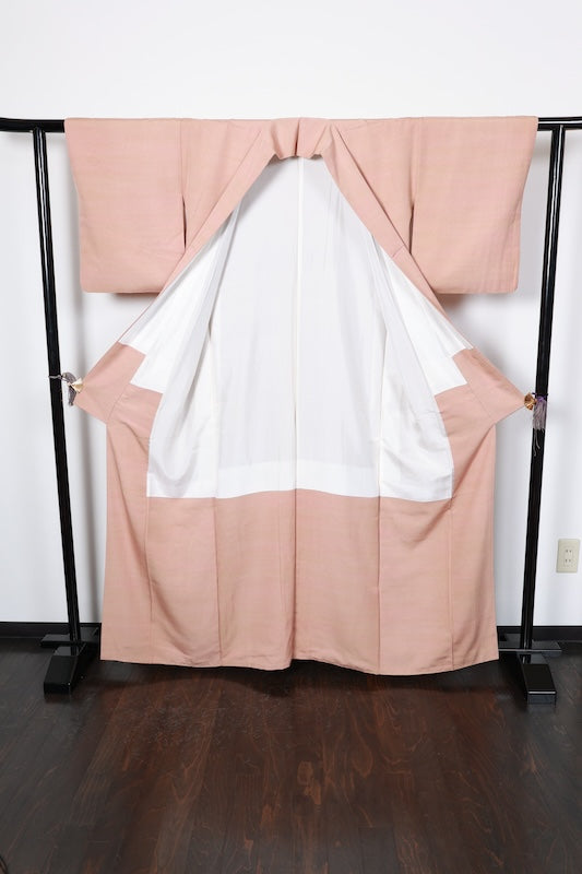 Japan New kimono fabric, beige, cherry blossom pink, gradation, stippling, single crest (ivy), R92