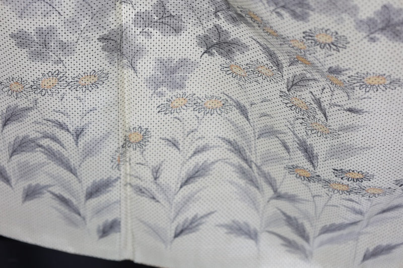 Authentic Oshima Tsumugi silk used kimono, light green, indigo, ink, gold, yellow, floral pattern, five-mark weave, hand-painted, R91
