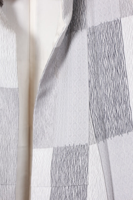 Komon (used kimono fabric) by Yasuhiro Chiji, shades of gray, wavy stripes, modified checkered pattern, continuous weave, R83
