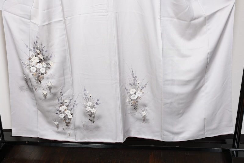 Japan used kimono, shades of gray, white, corners, brown, flowers, single crest, butterfly with wings, hand-painted Kyoto Yuzen dyeing, R88