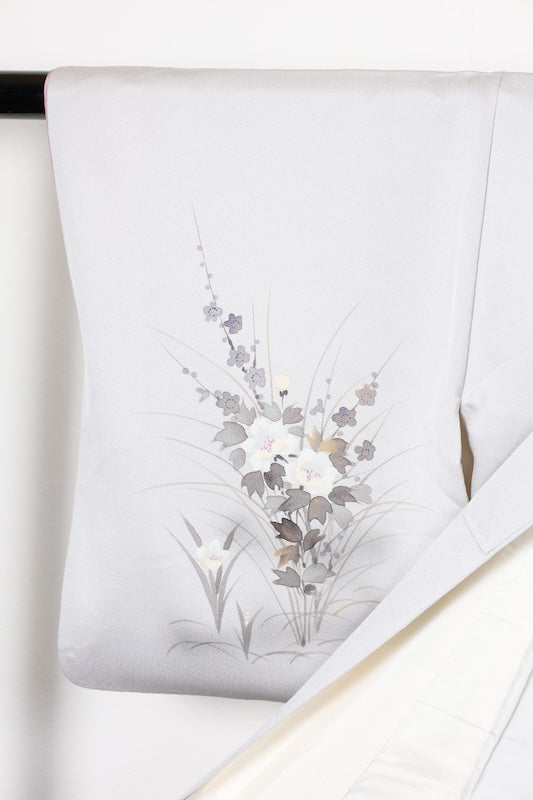 Japan used kimono, shades of gray, white, corners, brown, flowers, single crest, butterfly with wings, hand-painted Kyoto Yuzen dyeing, R88